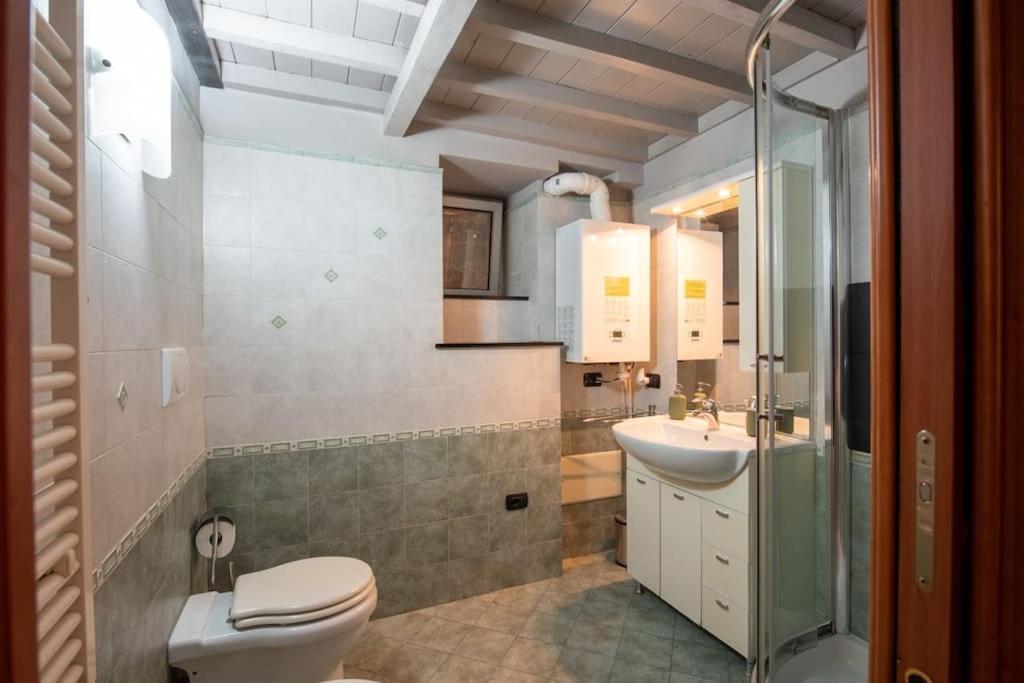 Elegant Two-level With In-room Tub * Genoa